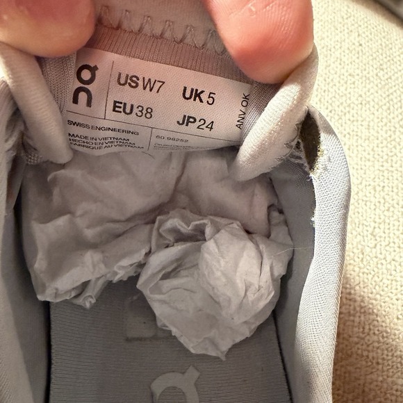 On Cloud x 3 Women's Running Shoes, Ivory/Alloy, Size 7 - Picture 3 of 5